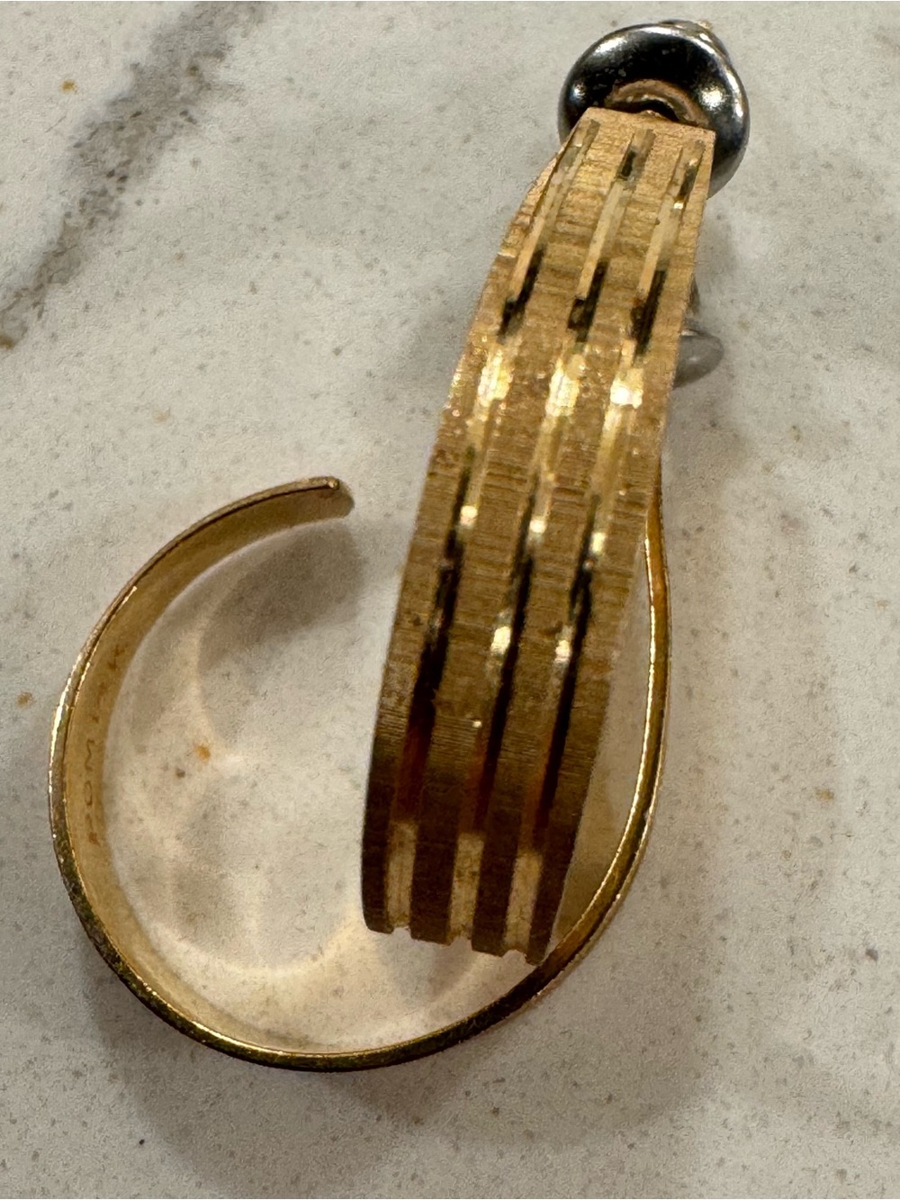 Vintage Reuben Pomerantz 14k Yellow Gold Ribbed Half Hoop Earrings
